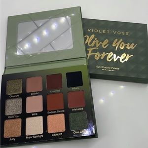 SOLD: Violet Voss Eyeshadow Palette